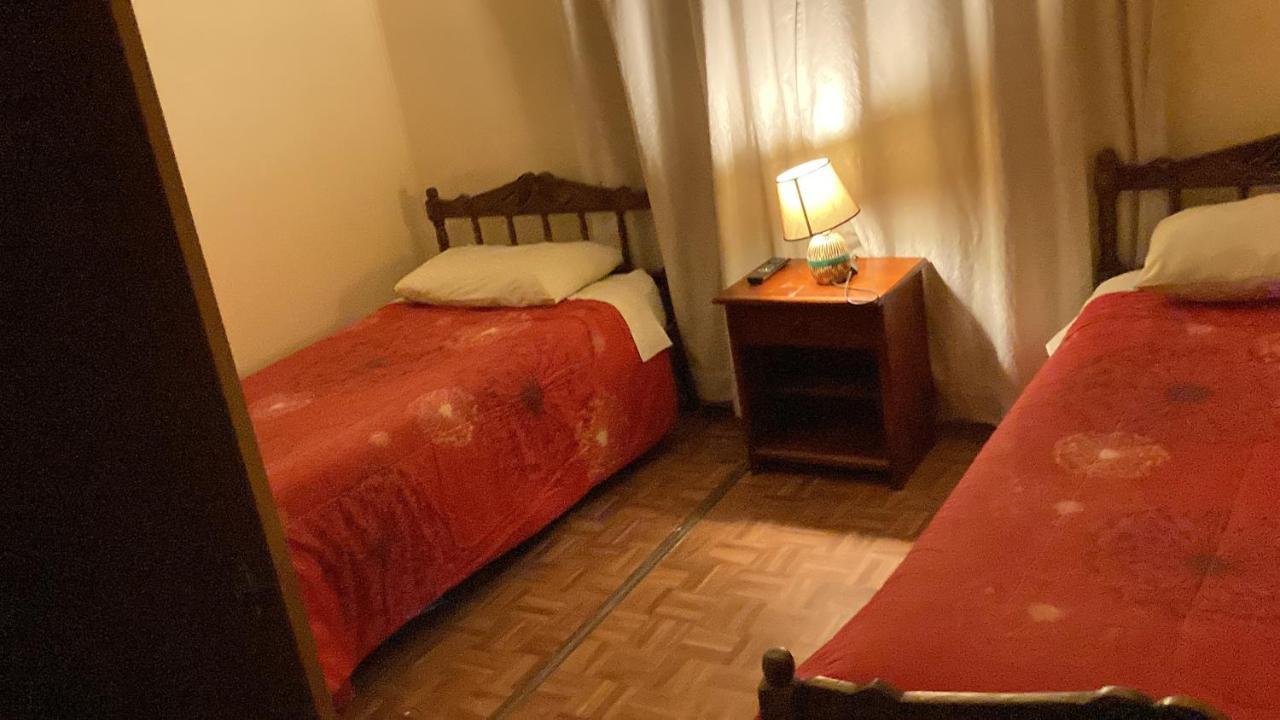 Hostal Hellen Пуэрто-Наталес Экстерьер фото