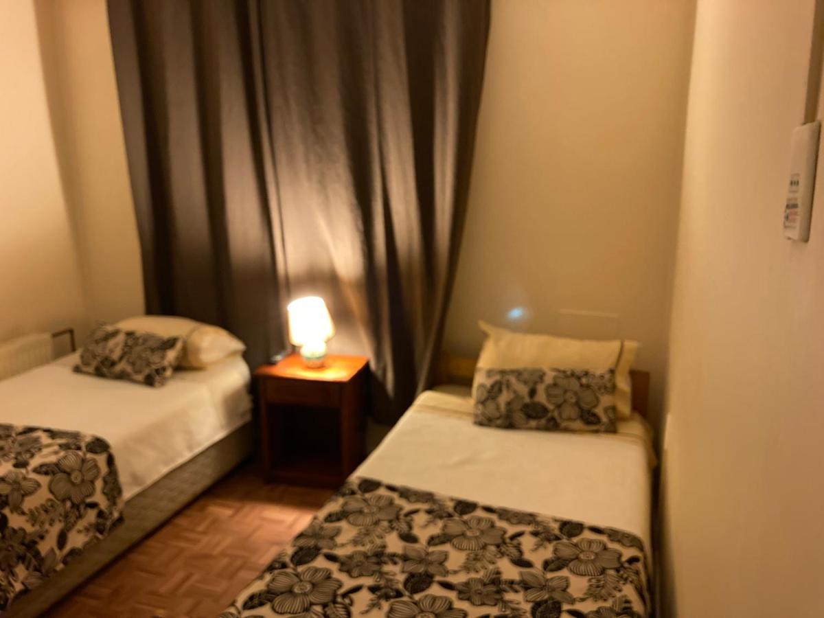 Hostal Hellen Пуэрто-Наталес Экстерьер фото