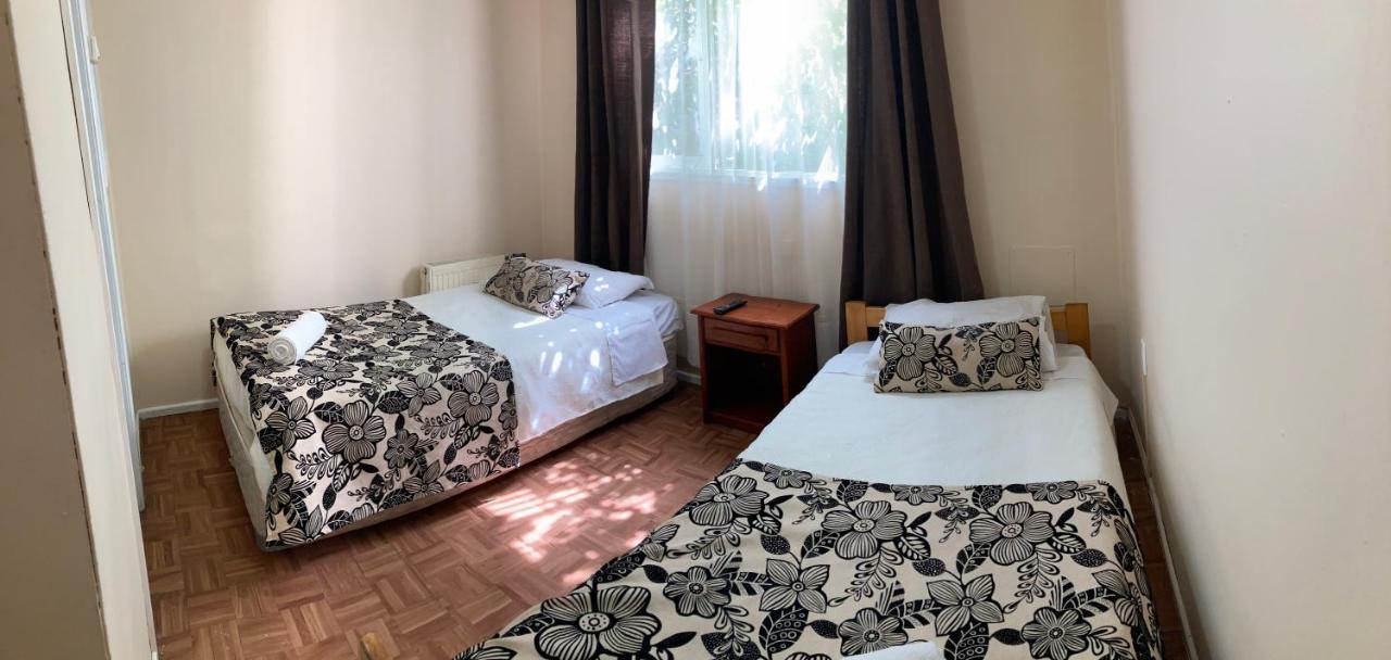 Hostal Hellen Пуэрто-Наталес Экстерьер фото